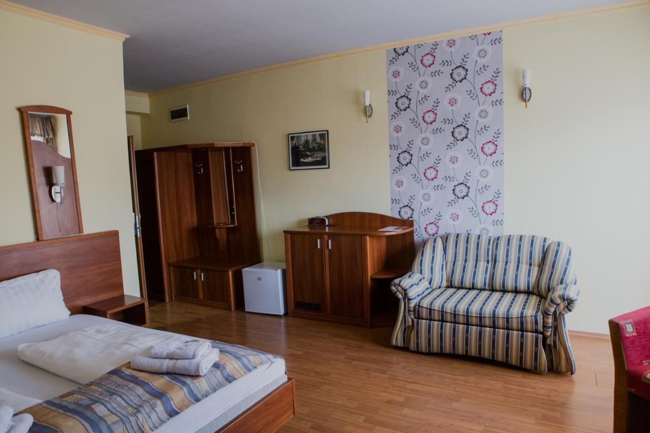 Wolf Hotel Sárvár Dış mekan fotoğraf