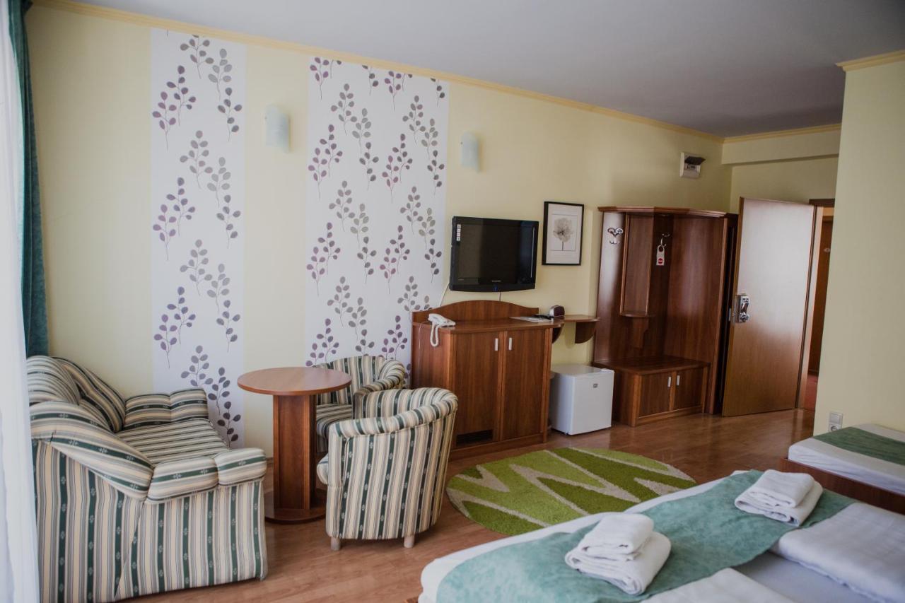 Wolf Hotel Sárvár Dış mekan fotoğraf