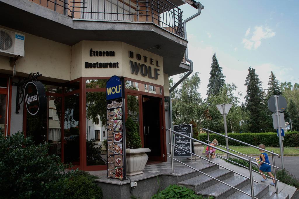 Wolf Hotel Sárvár Dış mekan fotoğraf