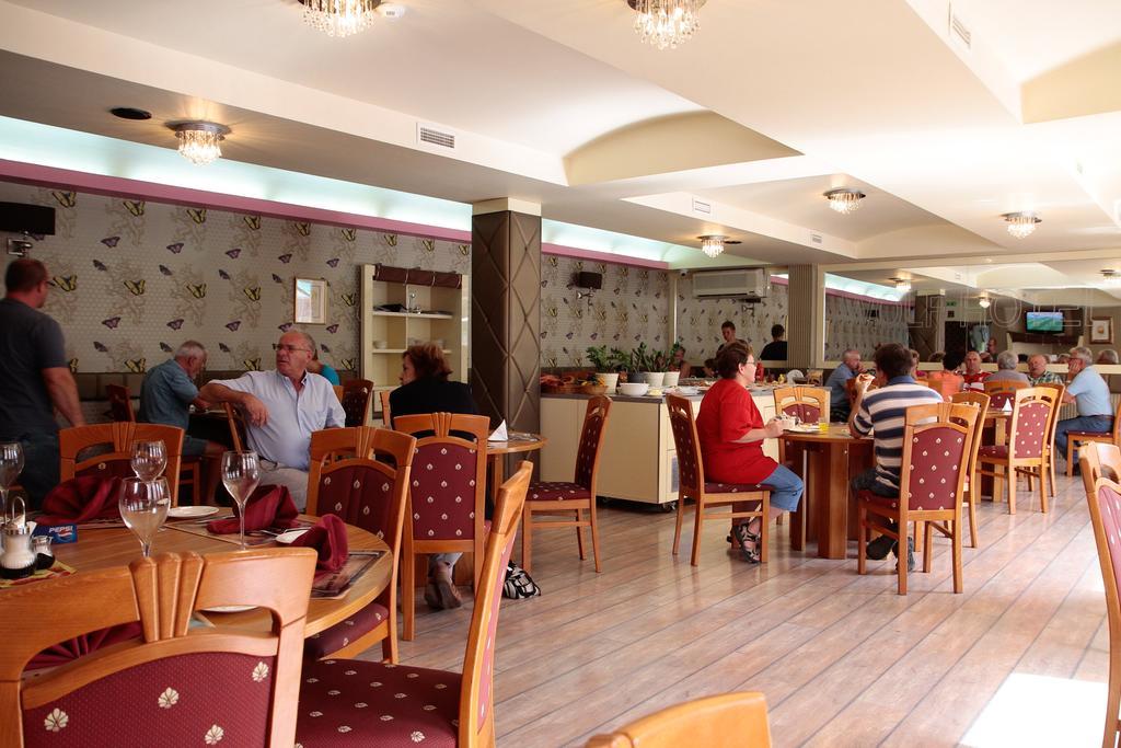 Wolf Hotel Sárvár Dış mekan fotoğraf
