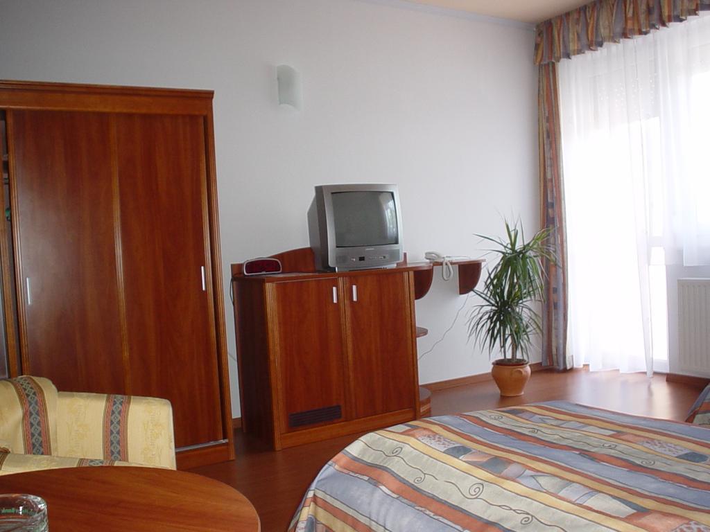 Wolf Hotel Sárvár Dış mekan fotoğraf
